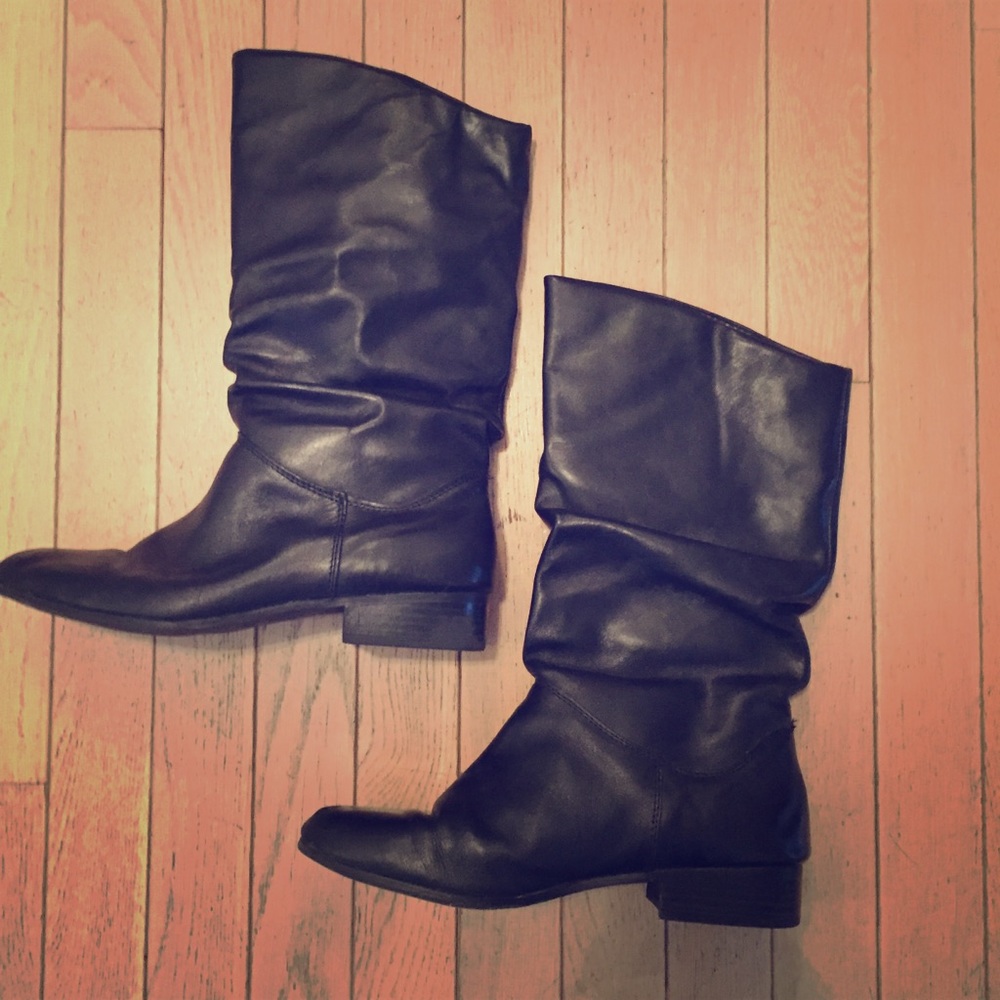 Genuine Leather Black Pull on Low Healed Boots